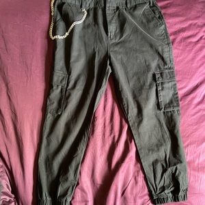Cargo Joggers with chain accent